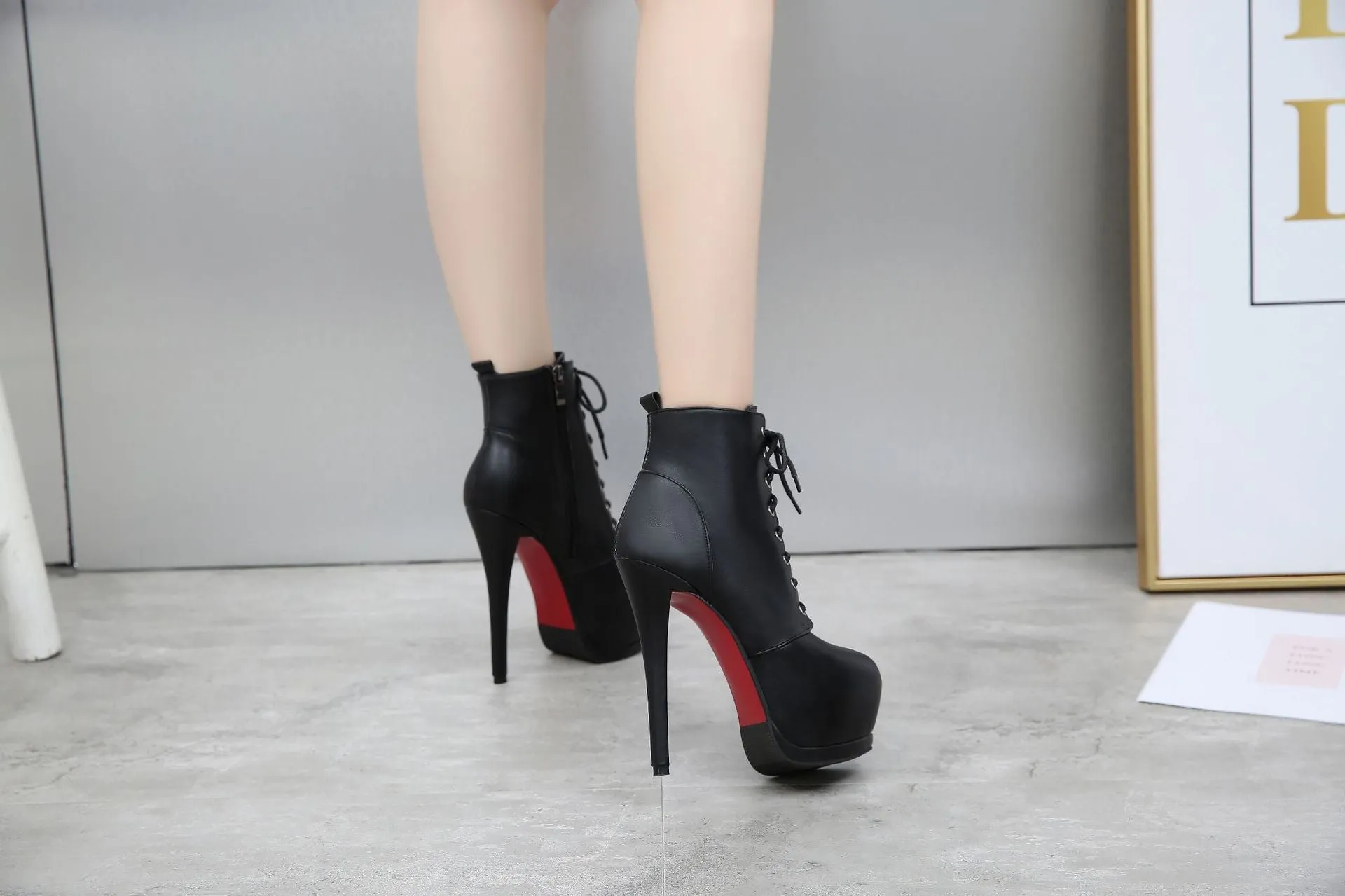 Autumn and Winter New Stylish Super High Heel Side Zipper Shoelaces Platform Booties Women's Boots Women's Shoes 2331-1